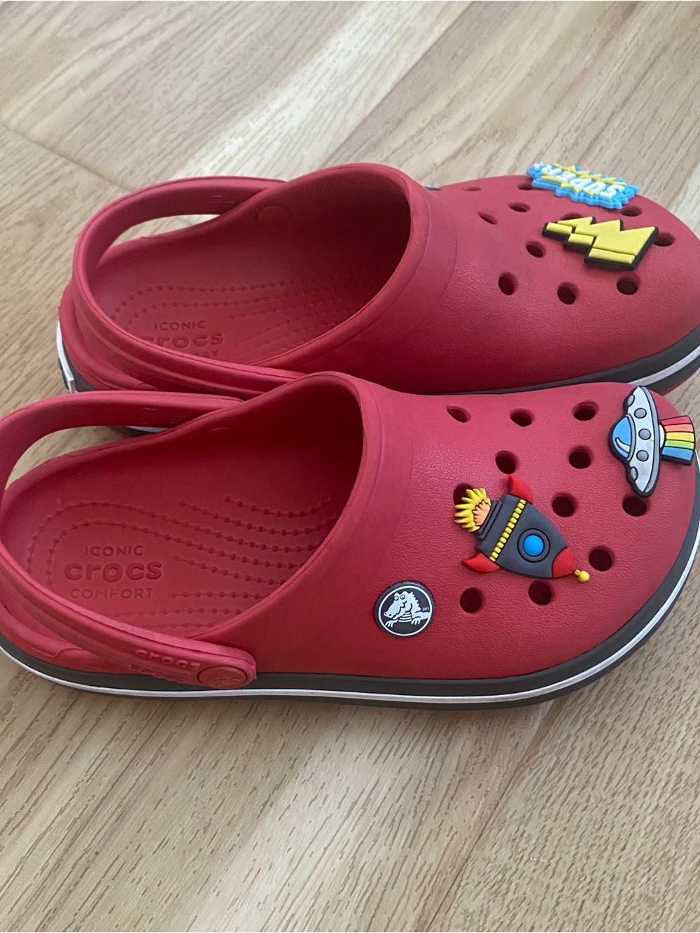 RED TODDLER CROCS CLOGS - Picture 2 of 10